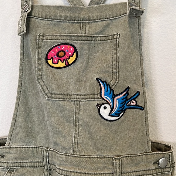 Tinsey Green Stetchy Overalls with Patches - Picture 2 of 7